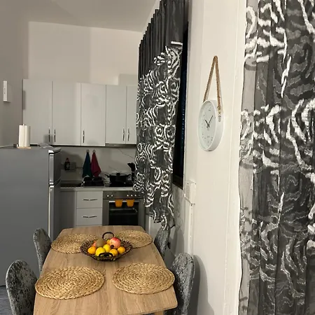 Apartment Near The Centre Of Tiranë Eksteriør bilde